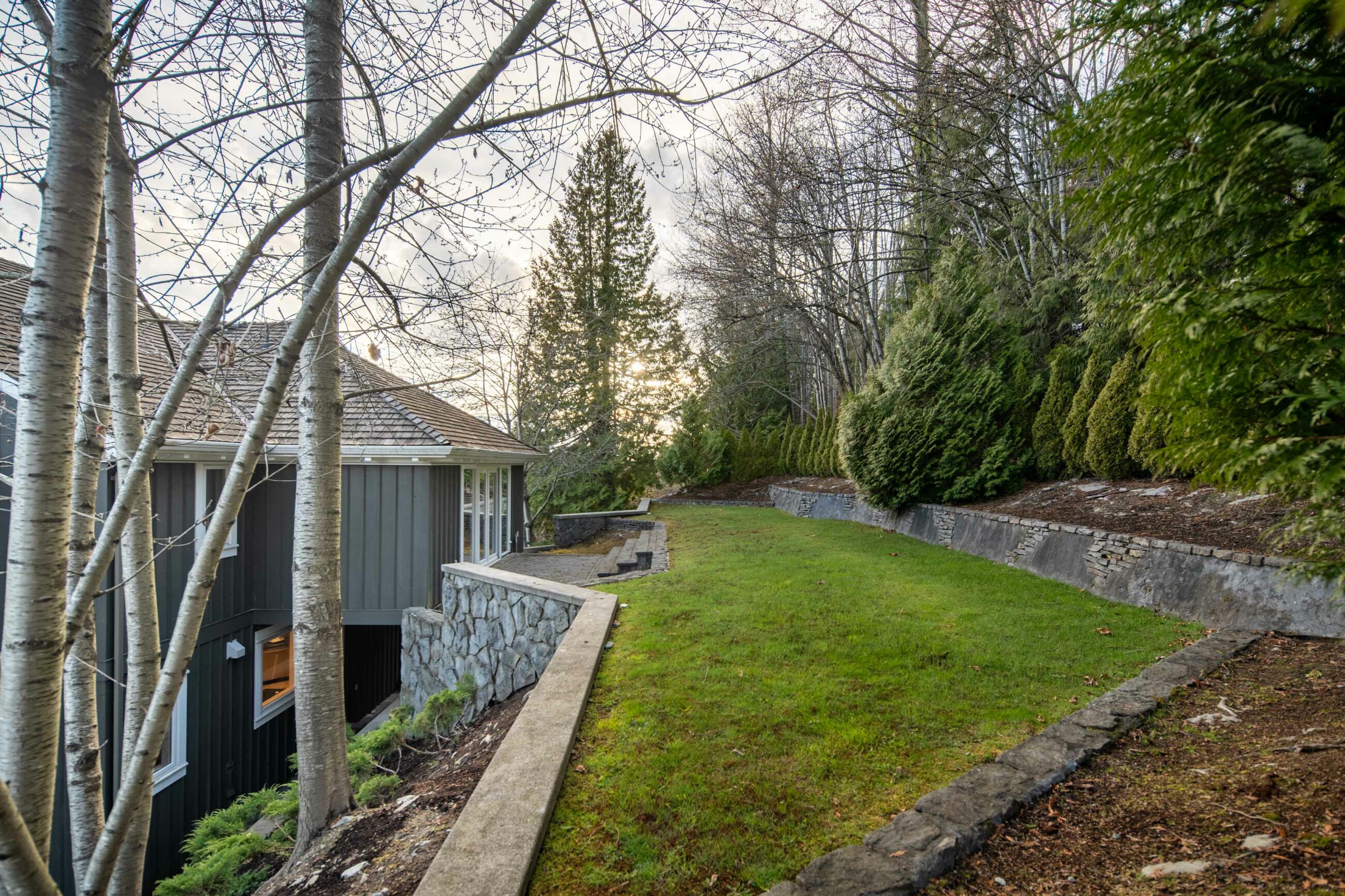 CUSTOM GORGEOUS HOME WITH PANORAMIC VIEW -- 2291 Orchard Ln, West Vancouver